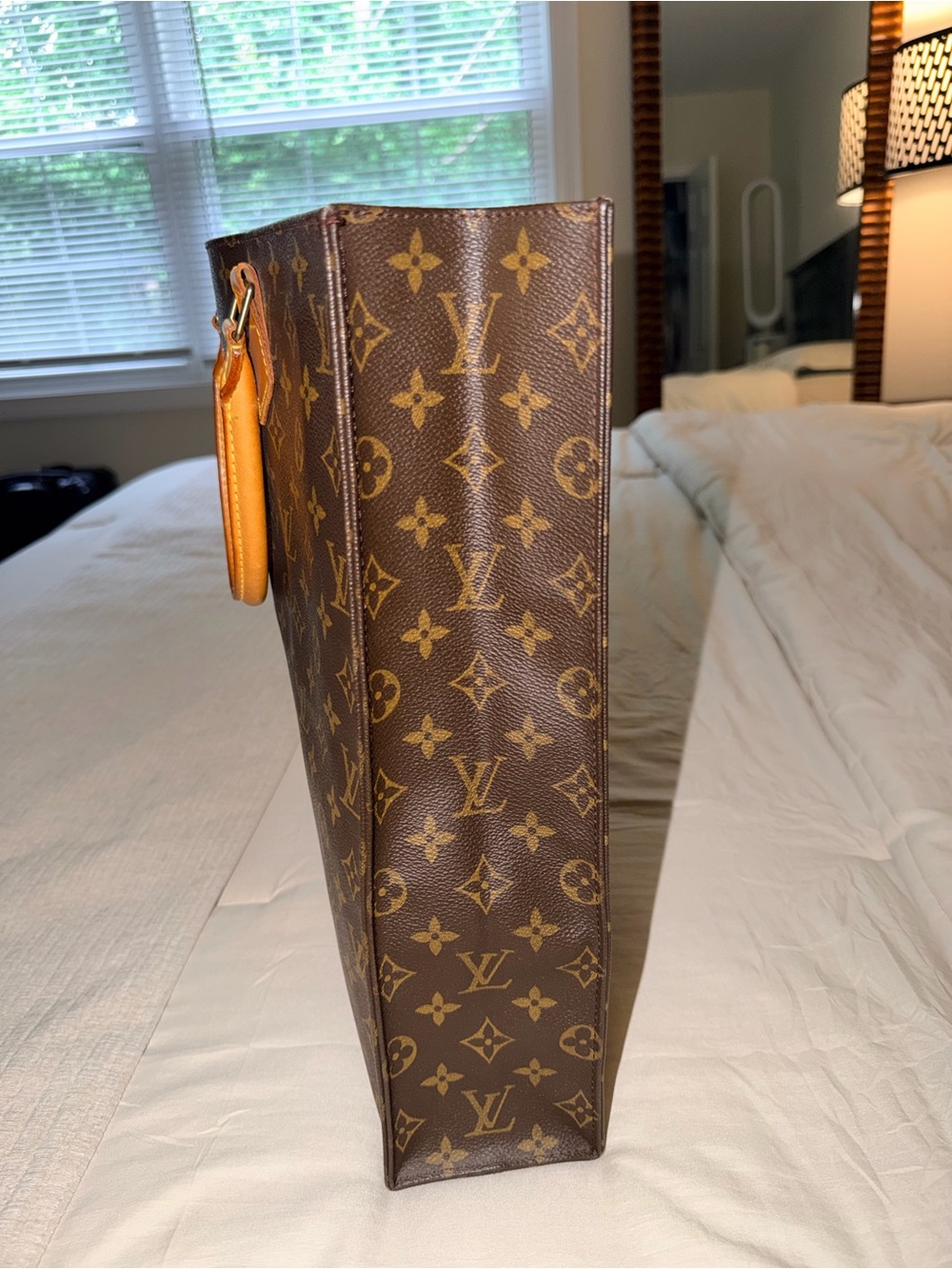 Louis Vuitton Monogram Sac Plat Tote - Picture 4 of 12